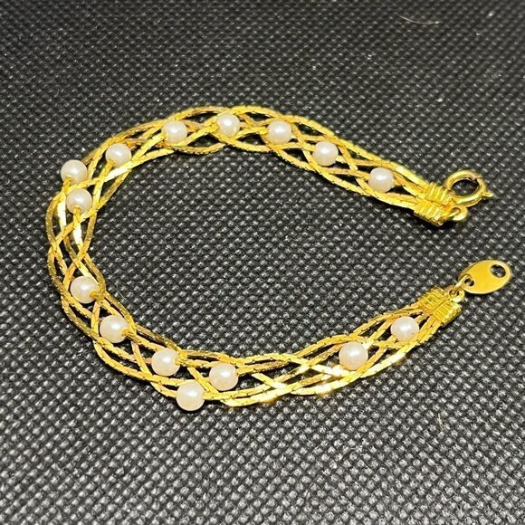 Two Sided AVON SP‎ Braided Gold Tone Bracelet with Faux Pearls 6.5 “ Length - Picture 1 of 3